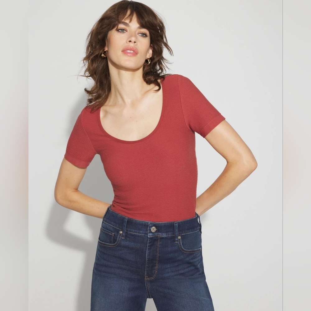 Sienna WHBM FORME Seamless Ribbed Tee Shirt Great For Layering
